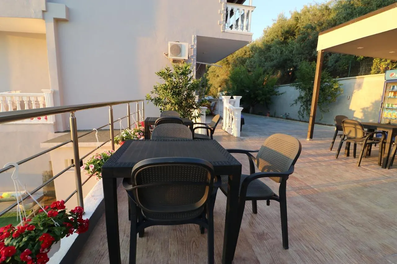 Vila Elarad Vlorë